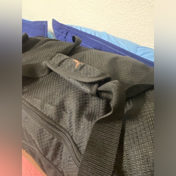 PUMA Rose Gold Travel Duffle Bag - Picture 3 of 8